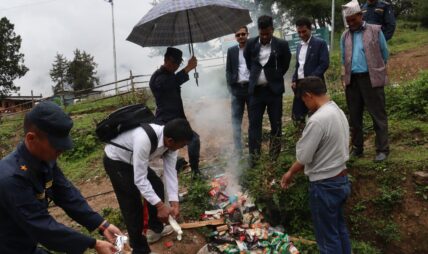 राराको सल्लेरी बजारमा अनुगमन, अखाद्य बस्तु भेटियो