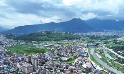 धोबिघाट, सानेपा, नख्खुको आठ लेन बाटोमा बढ्दै हरियाली (तस्बिरहरु)