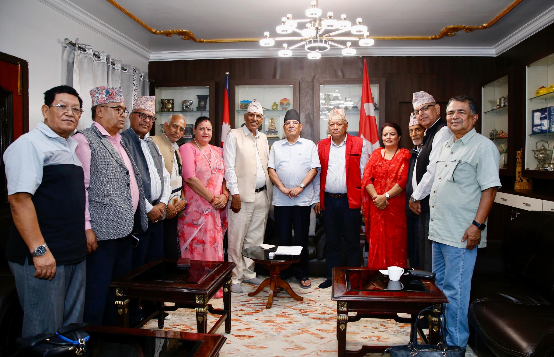 २५ सयभन्दा बढी जेष्ठ व्यक्ति नागरिकताविहीन, समस्या समाधान गर्न माग