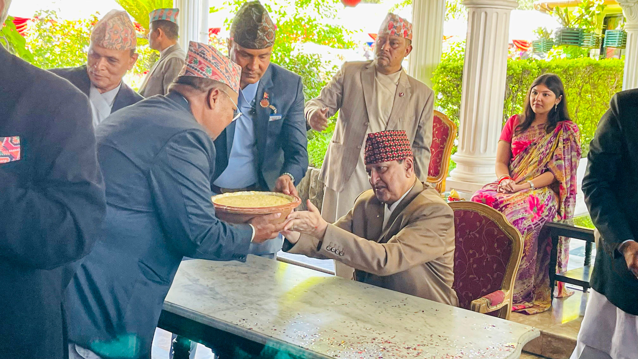 जन्म दिन मनाउन व्यस्त पूर्वराजा ज्ञानेन्द्र शाह(तस्विरहरु)