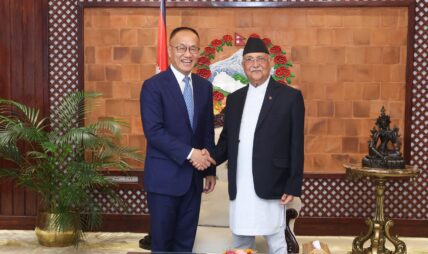 प्रधानमन्त्रीसँग चीनको अन्तरर्राष्ट्रिय विकास सहायता नियोगका अध्यक्षको भेट