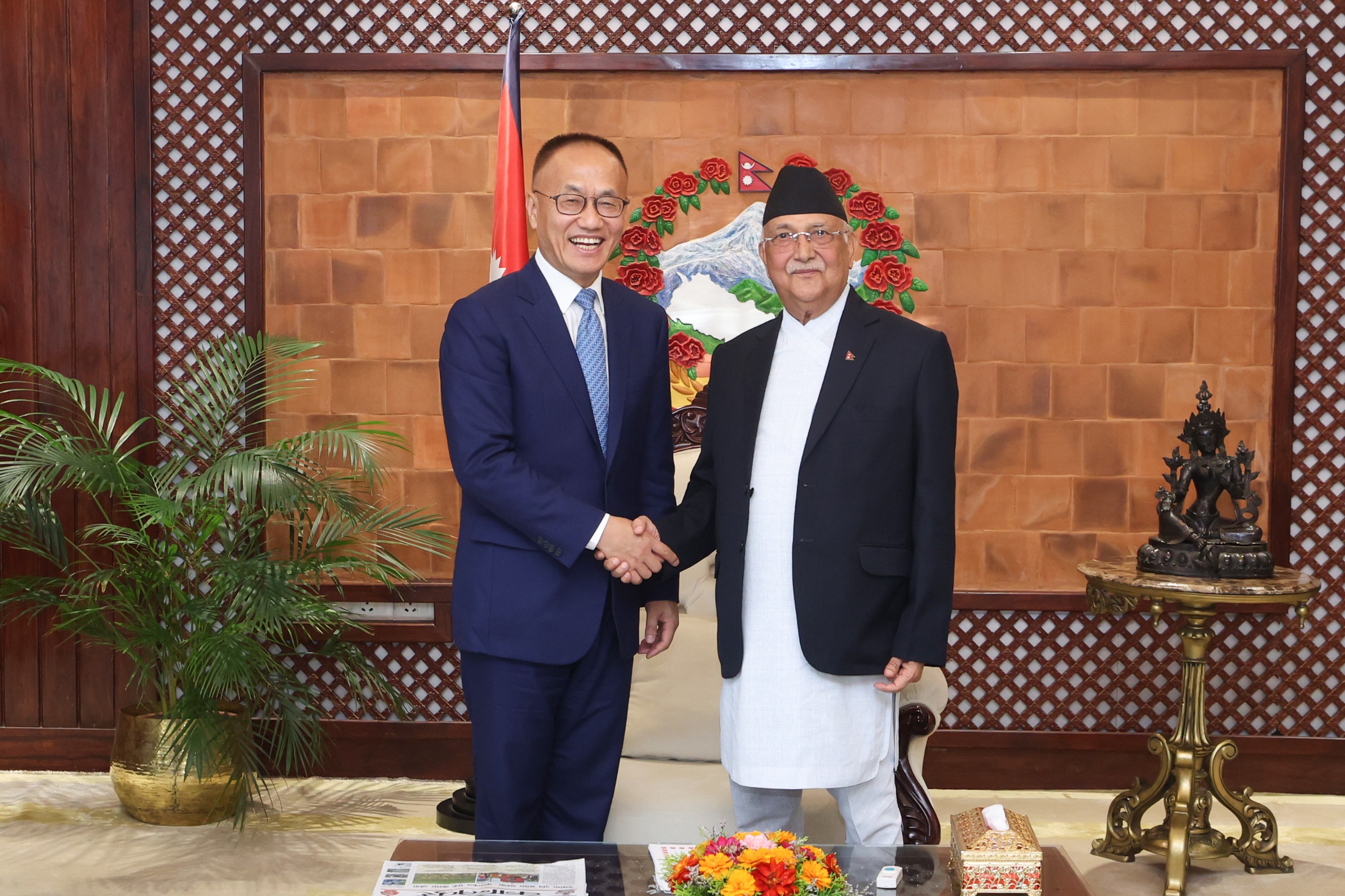 प्रधानमन्त्रीसँग चीनको अन्तरर्राष्ट्रिय विकास सहायता नियोगका अध्यक्षको भेट