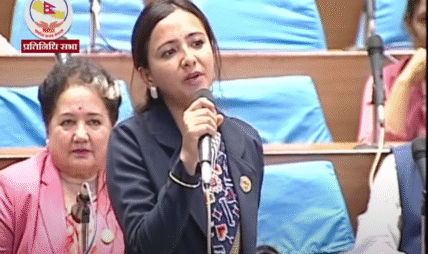 सरकार दमनकारी शैलीमा चलिरहेको छ : सांसद कार्की