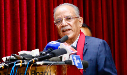 गाली गर्ने संस्कृति बढ्यो  : प्रचण्डको गुनासो