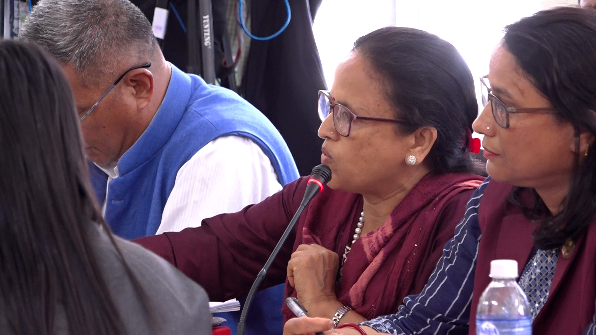 शिक्षा समितिको बैठकमा कांग्रेस र माओवादी सांसदबीच भनाभन