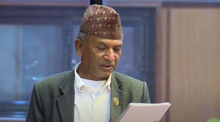 संसद्‌मा कविता मार्फत सरकारमाथि प्रहार : ‘जनतालाई सास्ती, मन्त्रीलाई मस्ती’