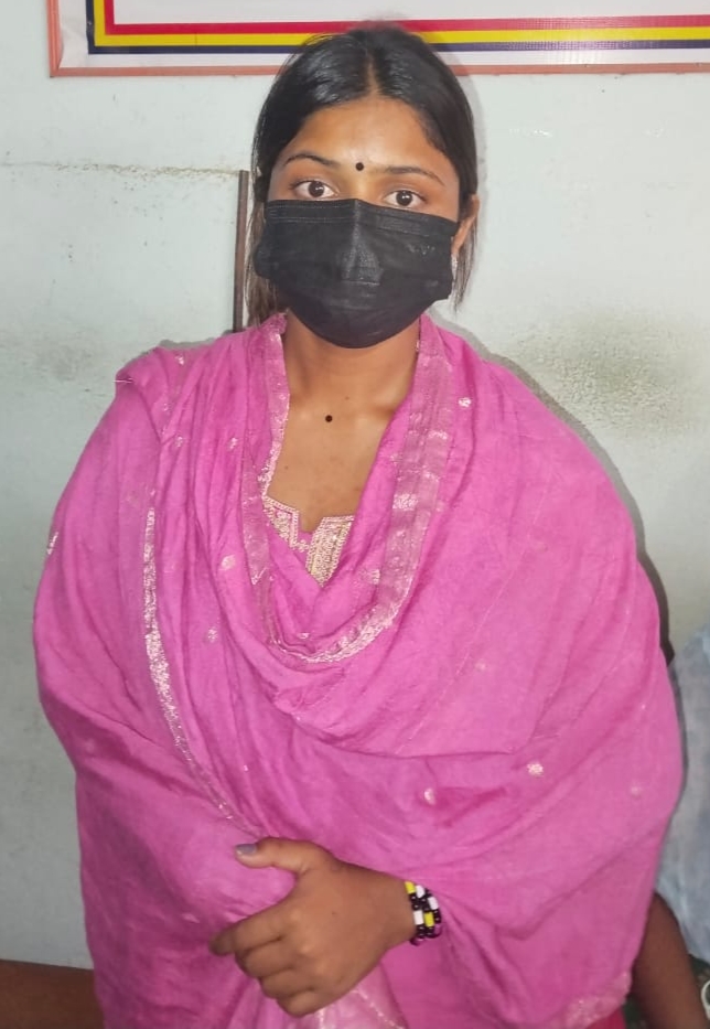 टिकटकमा गाली गलौज गर्ने जनकपुरकी ‘रोशनीजी’ भन्ने खातुन पक्राउ