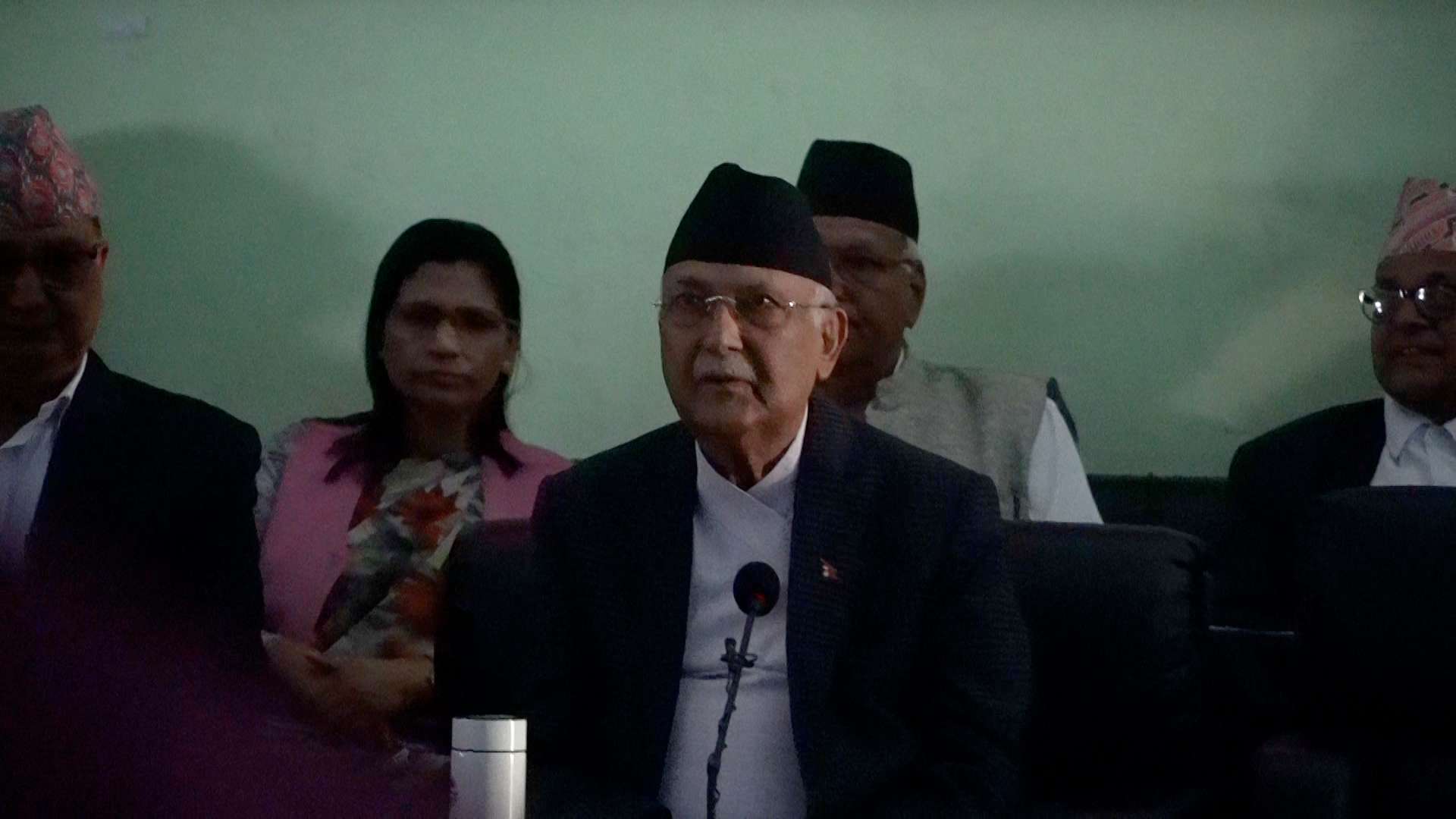 ‘विद्या भण्डारीको आग्रहमा भेट भएको हो, पार्टीभित्र मतभेद छैन’