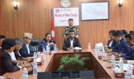 मन्त्री यादवद्धारा तराई–मधेसको खानेपानी समस्या समाधान गर्न विज्ञहरुसँग छलफल