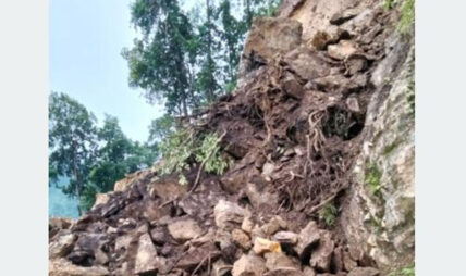 केचना–कञ्चनजङ्घा सडक अवरुद्ध