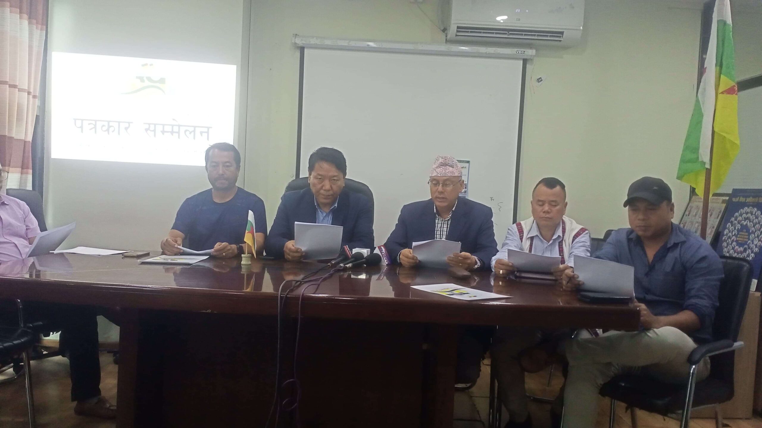 विश्व आदिवासी दिवस मनाइने, सप्ताहव्यापी कार्यक्रम तय