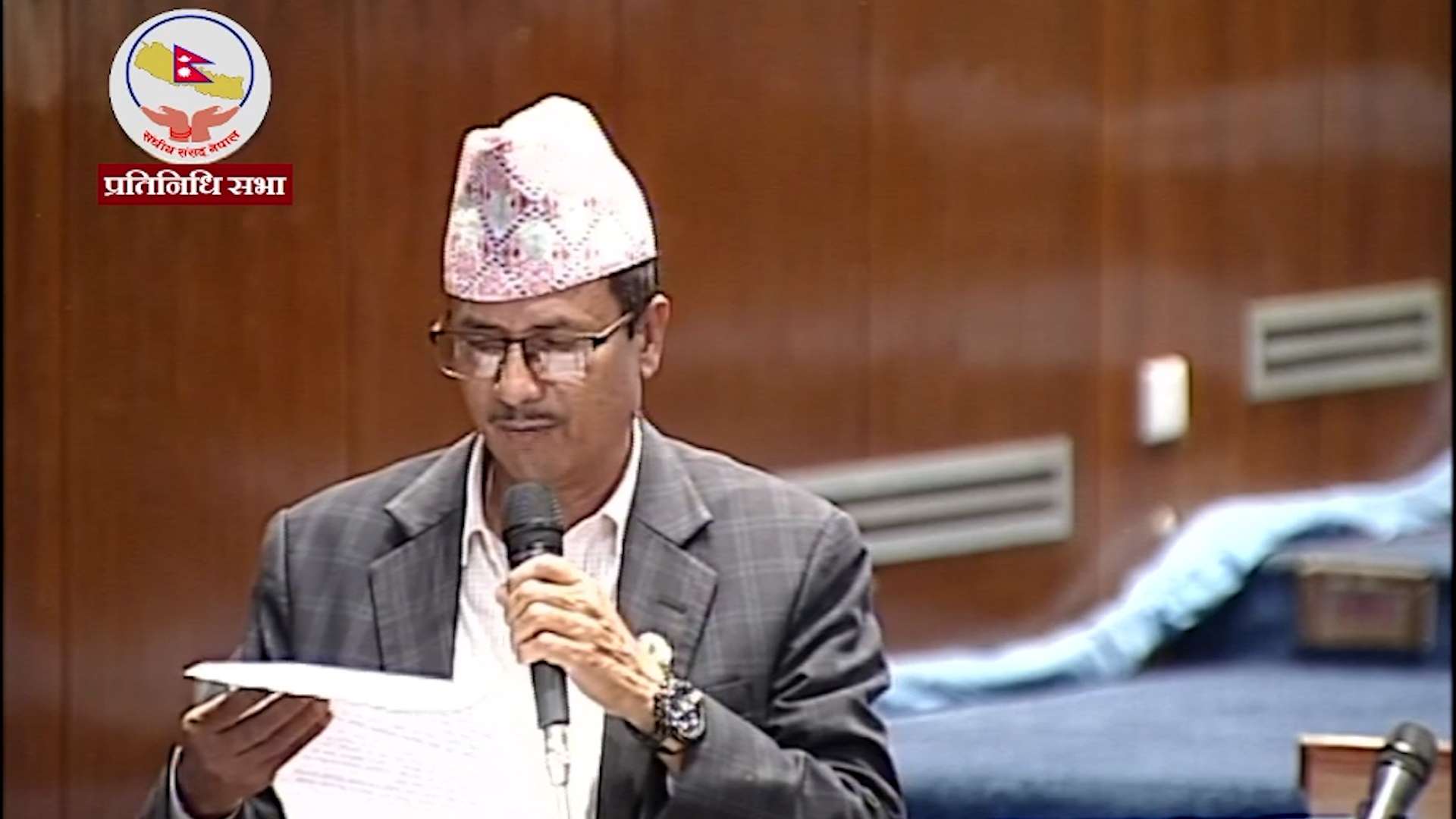 कुलिङ पिरियडको प्रावधान राख्ने विषयमा भएको गडबडीले सांसदहरूकै भूमिकामा प्रश्न उठेको छः सांसद कुँवर