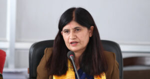 सरकारी कर्मचारीले काम गरेनन्, लोकसेवा रटेर बसे : मन्त्री न्यौपाने