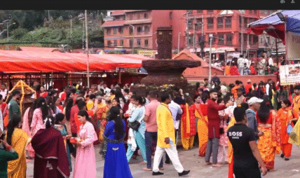 साउने तेस्रो सोमबारस् पशुपतिनाथ र अन्य शिवालयहरूमा भक्तजनको घुइँचो, महिलाहरूको विशेष सहभागिता