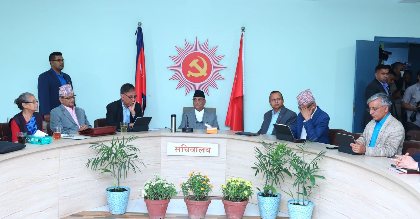 पूर्वराष्ट्रपति भण्डारीको पक्षमा खुलेका थप तीन जना नेतालाई कारबाही गर्दै एमाले