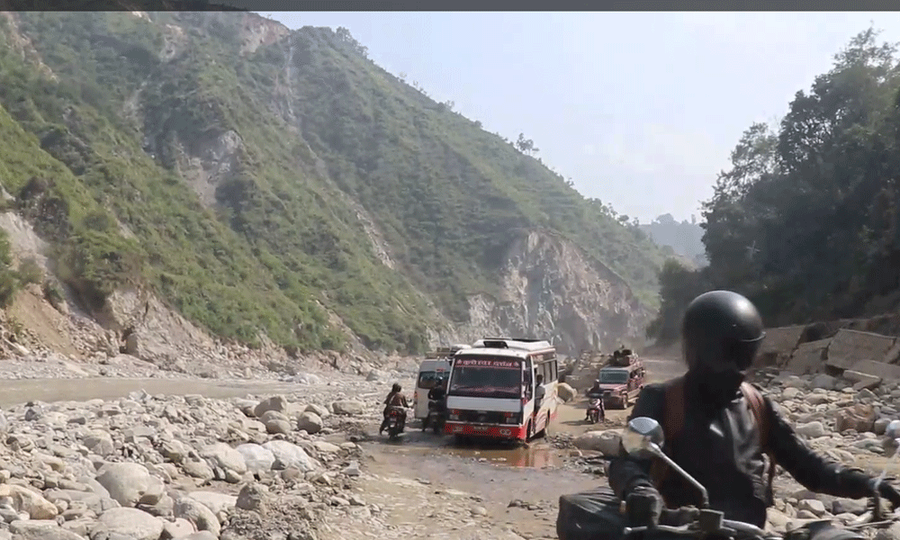 बीपी राजमार्गमा १५ भदौसम्म राति सवारीसाधन चलाउन रोक बीपी राजमार्गमा १५ भदौसम्म राति सवारीसाधन चलाउन रोक