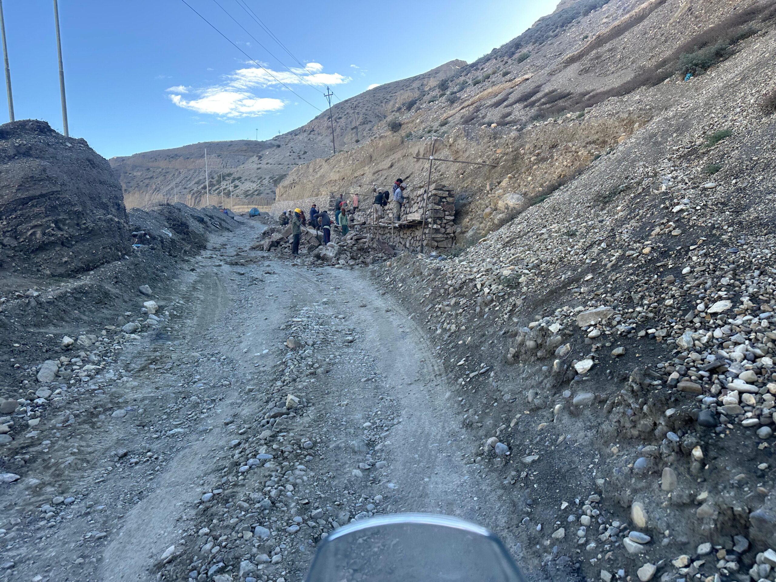 कागबेनी–छुसाङ सडक कालोपत्र सुरू