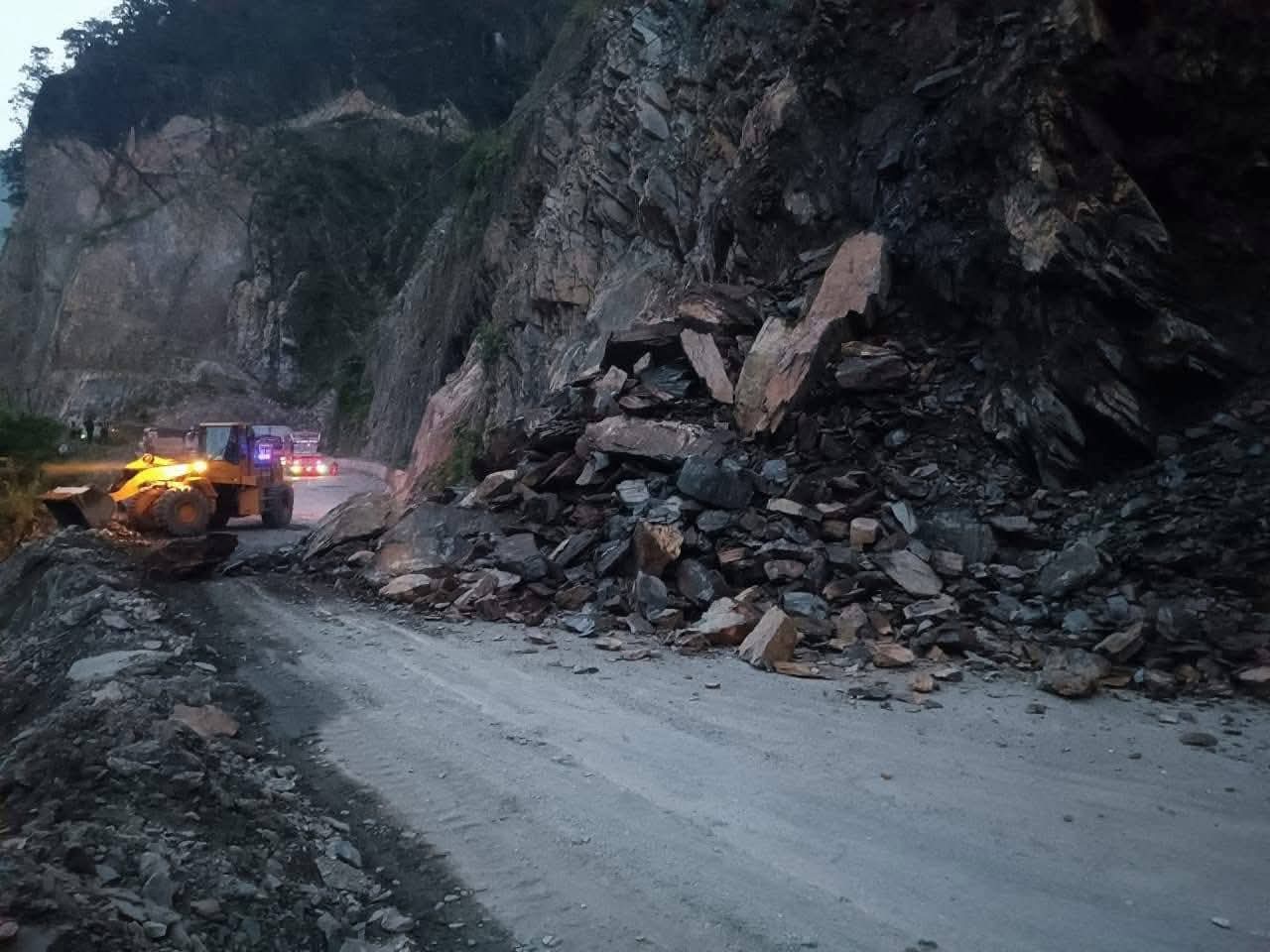 नारायणगढ-मुग्लिन सडकखण्ड खुल्यो