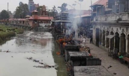 पशुपति आर्यघाटमा शवबाट मासु र हड्डी निकालेको आरोपमा एक जना पक्राउ