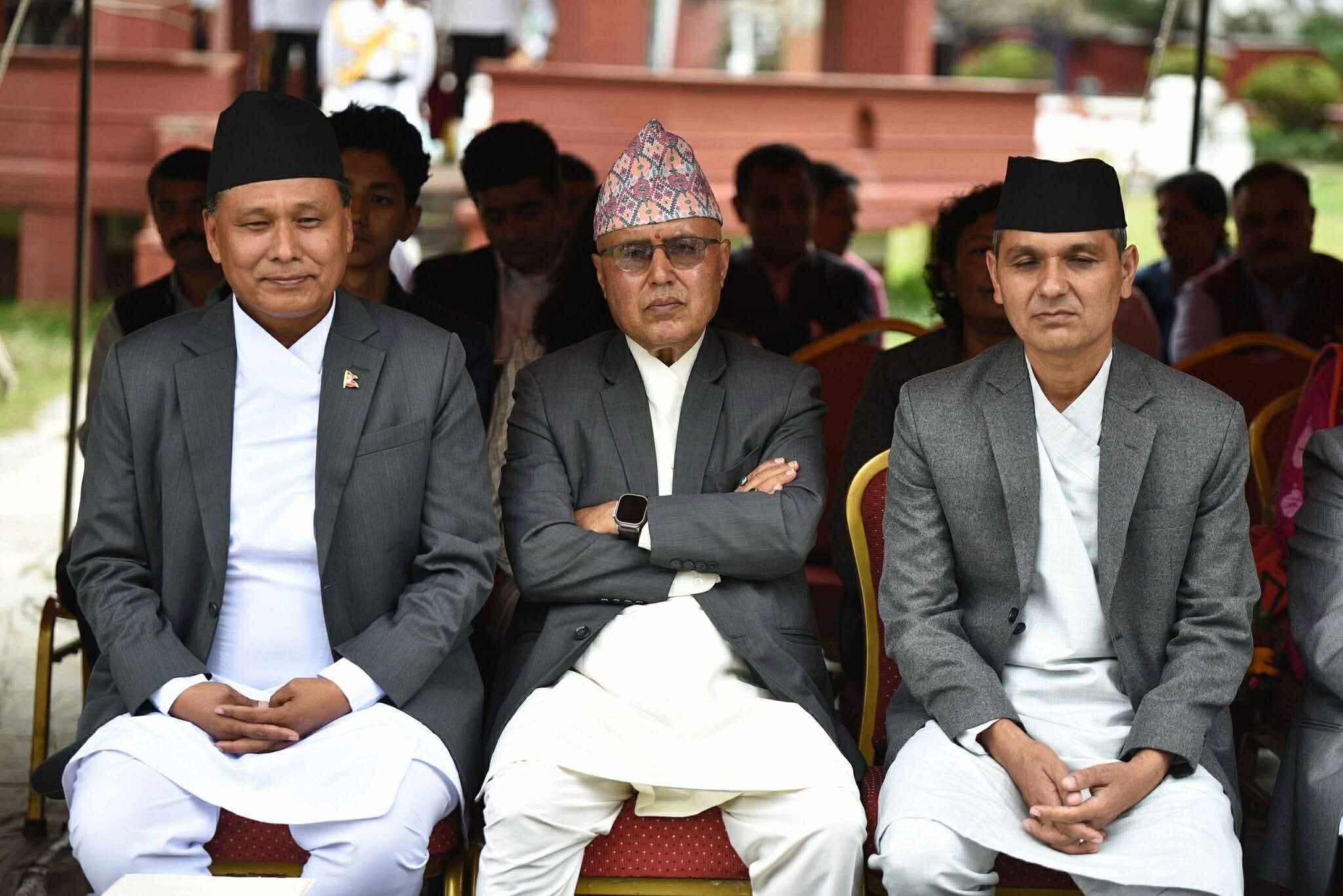 खनाल, घिसिङ र अर्यालले लिए मन्त्रीको शपथ