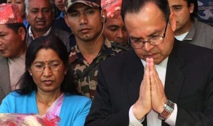 झलनाथ पत्नी चित्रकारले गुमाइन् बायाँ हात, वार्डमा सारियो