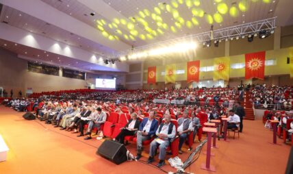 कर्ण थापालाई ओलीले बोल्न दिएनन, फरक मत भए समूहगत छलफलमा राख्न आग्रह