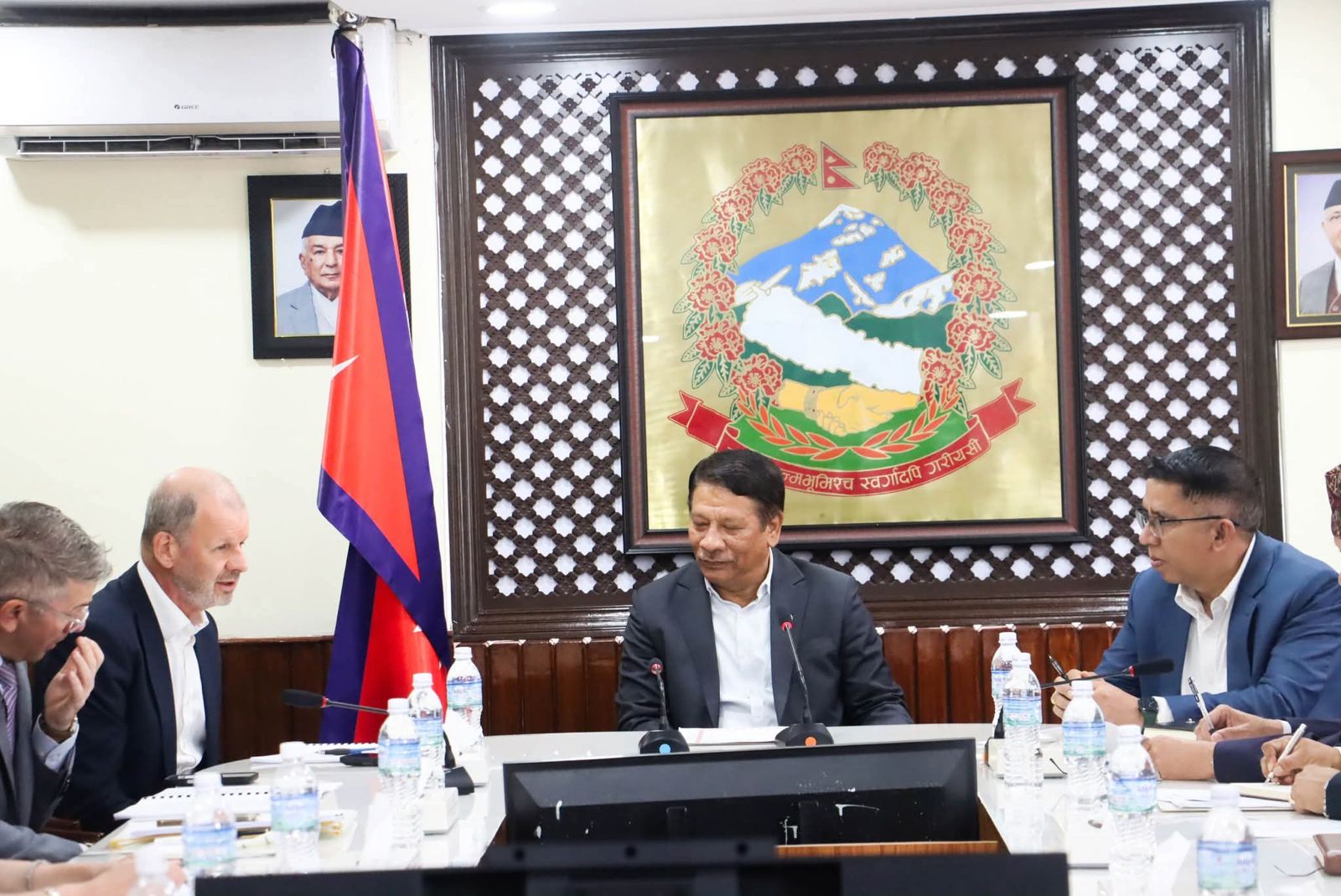 कार्यवाहक प्रधानमन्त्री सिंह र विश्व बैंकका क्षेत्रीय उपाध्यक्ष जुटबीच भेटवार्ता