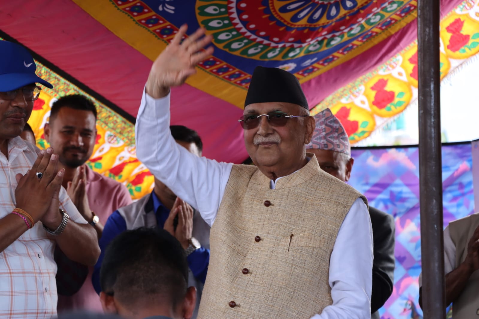 ओलीको चेतावनी- सुशीला कार्कीसँग डराएर भाग्दिनँ,  गृहमन्त्री बाबु धेरै नउत्ताउलिनू