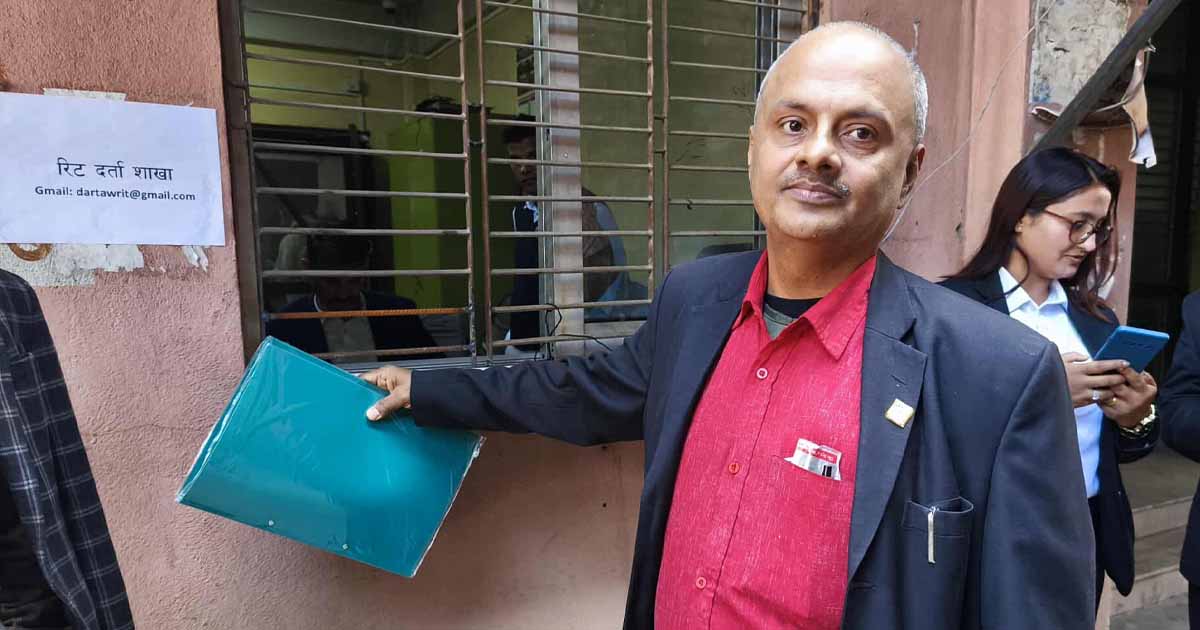 संसद् विघटनविरुद्ध पाँच रिट दायर