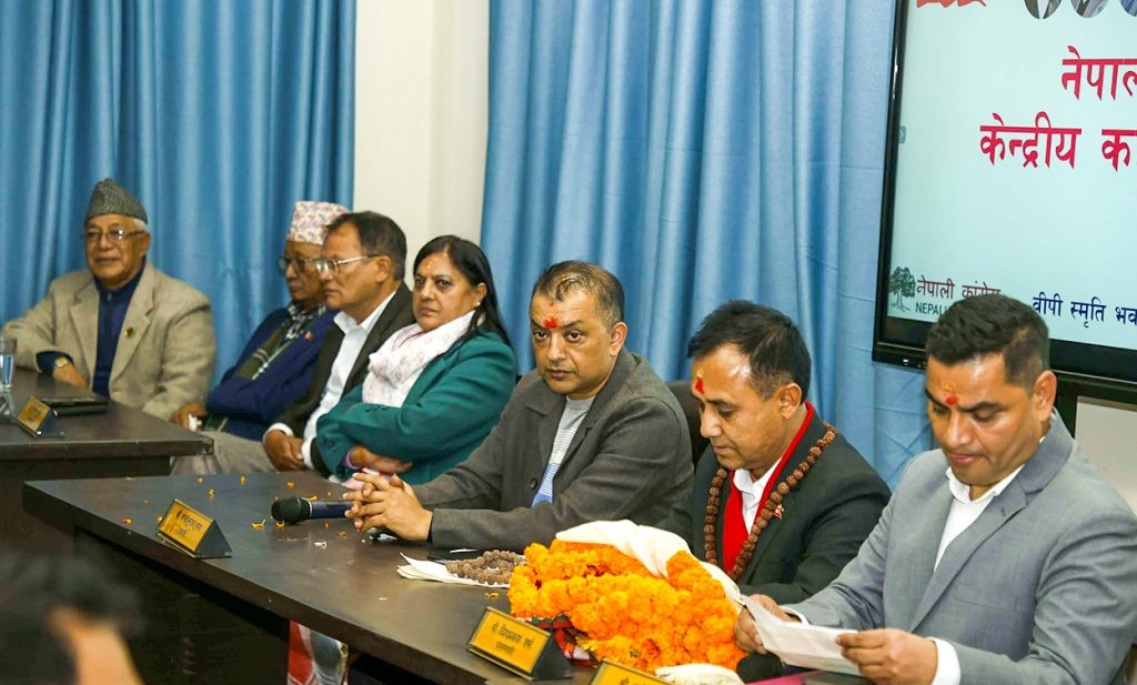 गगनलाई प्रधानमन्त्रीको उम्मेदवार घोषणा गर्न कांग्रेस बैठकमा विश्वप्रकाशको प्रस्ताव