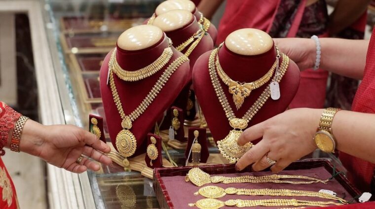 तोलामा ३ हजार घट्यो सुन