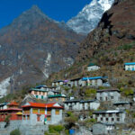 दोलखा वेदिङ : कर्मचारी कुरेको कुर्‍यै, मतदाता आउँदै आएनन्