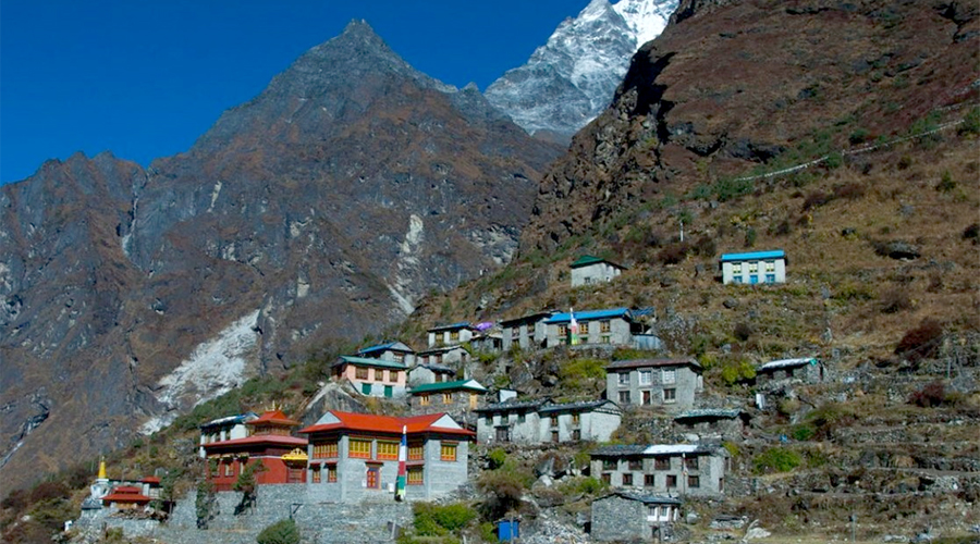 दोलखा वेदिङ : कर्मचारी कुरेको कुर्‍यै, मतदाता आउँदै आएनन्