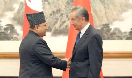 चीनले माग्यो नेपालमा चिनियाँ कम्पनीलाई व्यावसायिक वातावरण चीनले माग्यो नेपालमा चिनियाँ कम्पनीलाई व्यावसायिक वातावरण