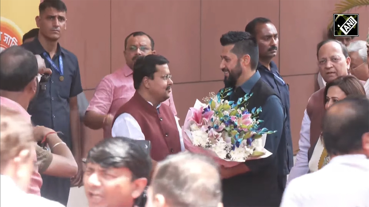 भारतमा रवि लामिछानेलाई भव्य स्वागत, थाले राजनीतिक भेटघाट भारतमा रवि लामिछानेलाई भव्य स्वागत, थाले राजनीतिक भेटघाट