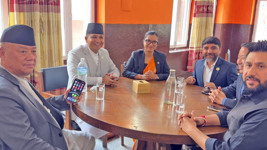 प्रधानमन्त्रीको तर्फबाट परराष्ट्रमन्त्रीले जवाफ दिएर सदन खुलाउनेबारे छलफल प्रधानमन्त्रीको तर्फबाट परराष्ट्रमन्त्रीले जवाफ दिएर सदन खुलाउनेबारे छलफल