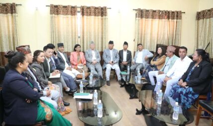 विपक्षी दलहरूले प्रतिनिधिसभा अवरुद्ध गरेर प्रधानमन्त्रीको स्पष्टीकरण माग्ने