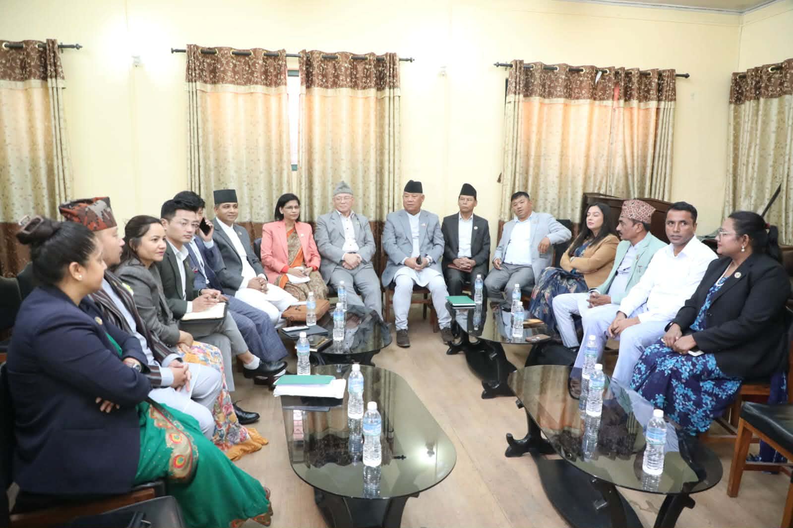विपक्षी दलहरूले प्रतिनिधिसभा अवरुद्ध गरेर प्रधानमन्त्रीको स्पष्टीकरण माग्ने