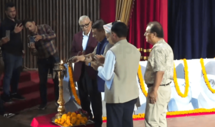 तीन नेताले संयुक्त रूपमा पानसमा बत्ती बालेर सुरु भयो कांग्रेस इतर समूहको कार्यक्रम तीन नेताले संयुक्त रूपमा पानसमा बत्ती बालेर सुरु भयो कांग्रेस इतर समूहको कार्यक्रम