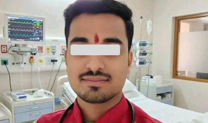 स्वास्थ्यमन्त्रीको राजीनामा माग गर्ने स्वास्थ्यकर्मी नवेश प्रकाउ
