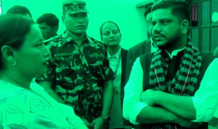 वैदेशिक रोजगार विभागमा श्रममन्त्रीको अनुगमन