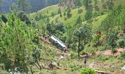 बैतडी बस दुर्घटना अपडेट : १७ जना घाइते