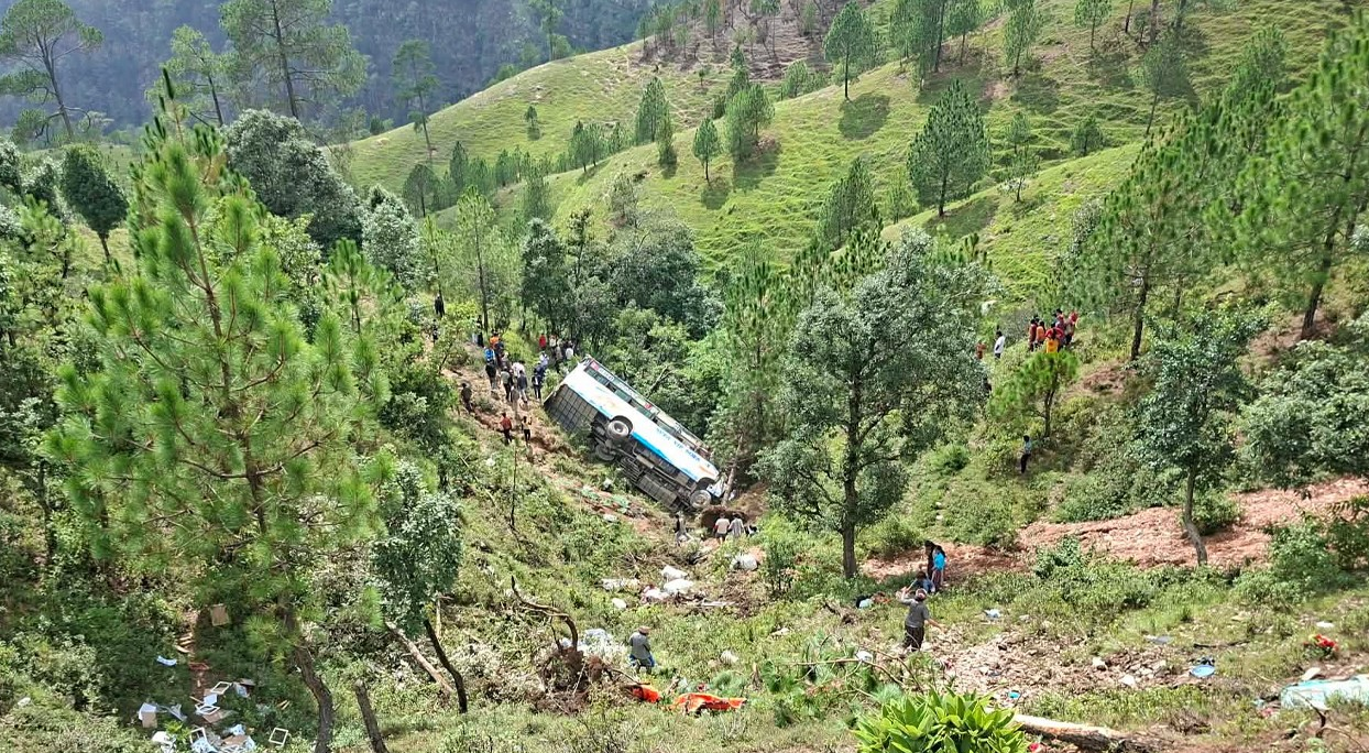 बैतडीमा बस दुर्घटना