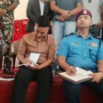 काठमाडौं आउँदै गरेका मिटरब्याज पीडितलाई गृहमन्त्रीले निजगढ पुगेर भेटे