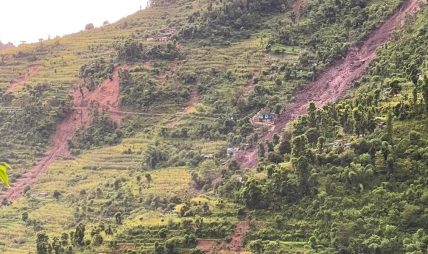 जाजरकोटको रिसाङ पहिरो : एक जनाको मृत्यु, ७ घाइते, ३ बेपत्ता