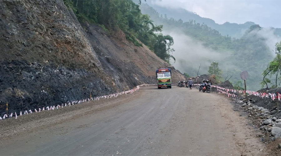 पृथ्वी राजमार्ग १८ दिनपछि दुईतर्फी पृथ्वी राजमार्ग १८ दिनपछि दुईतर्फी