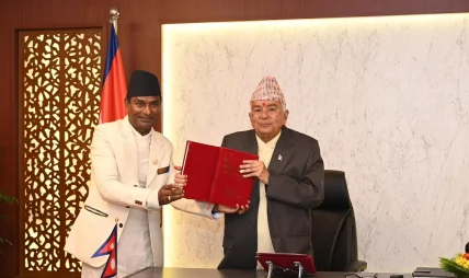 राष्ट्रपति पौडेलसमक्ष मधेसी आयोगको वार्षिक प्रतिवेदन पेस राष्ट्रपति पौडेलसमक्ष मधेसी आयोगको वार्षिक प्रतिवेदन पेस